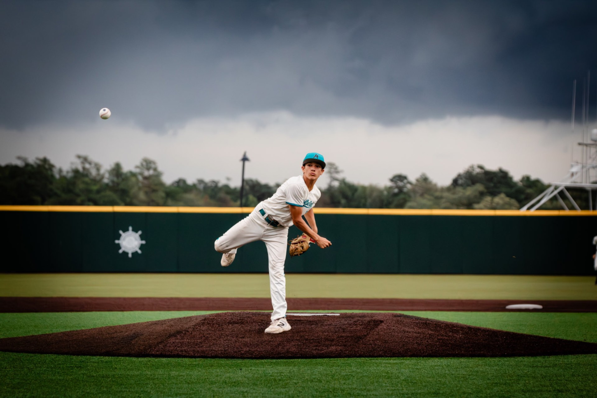 Blackbird pitcher on the mound